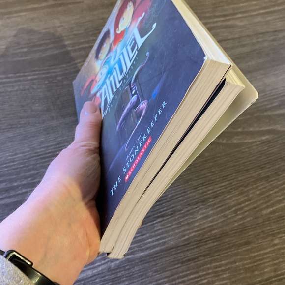 Amulet Series Book Bundle, Vol 1 and 2 - Picture 7 of 7